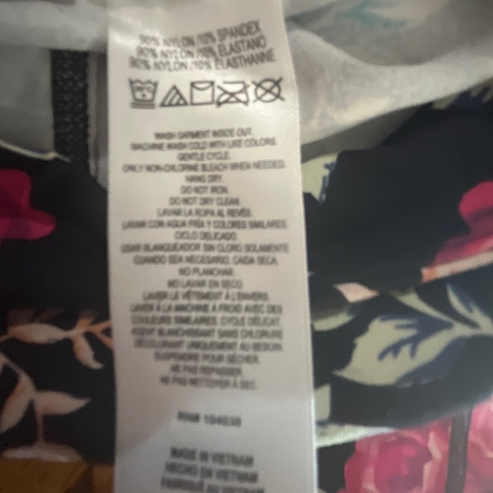 Eluminary NWT Floral Rose Print Women's Leggings - Black and Pink Size S - Picture 5 of 7
